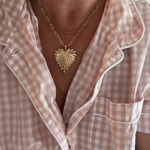 Jane Winchester large heart pendant  💛